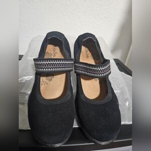 Taos Footwear Black Mary Jane with Patterned Strap